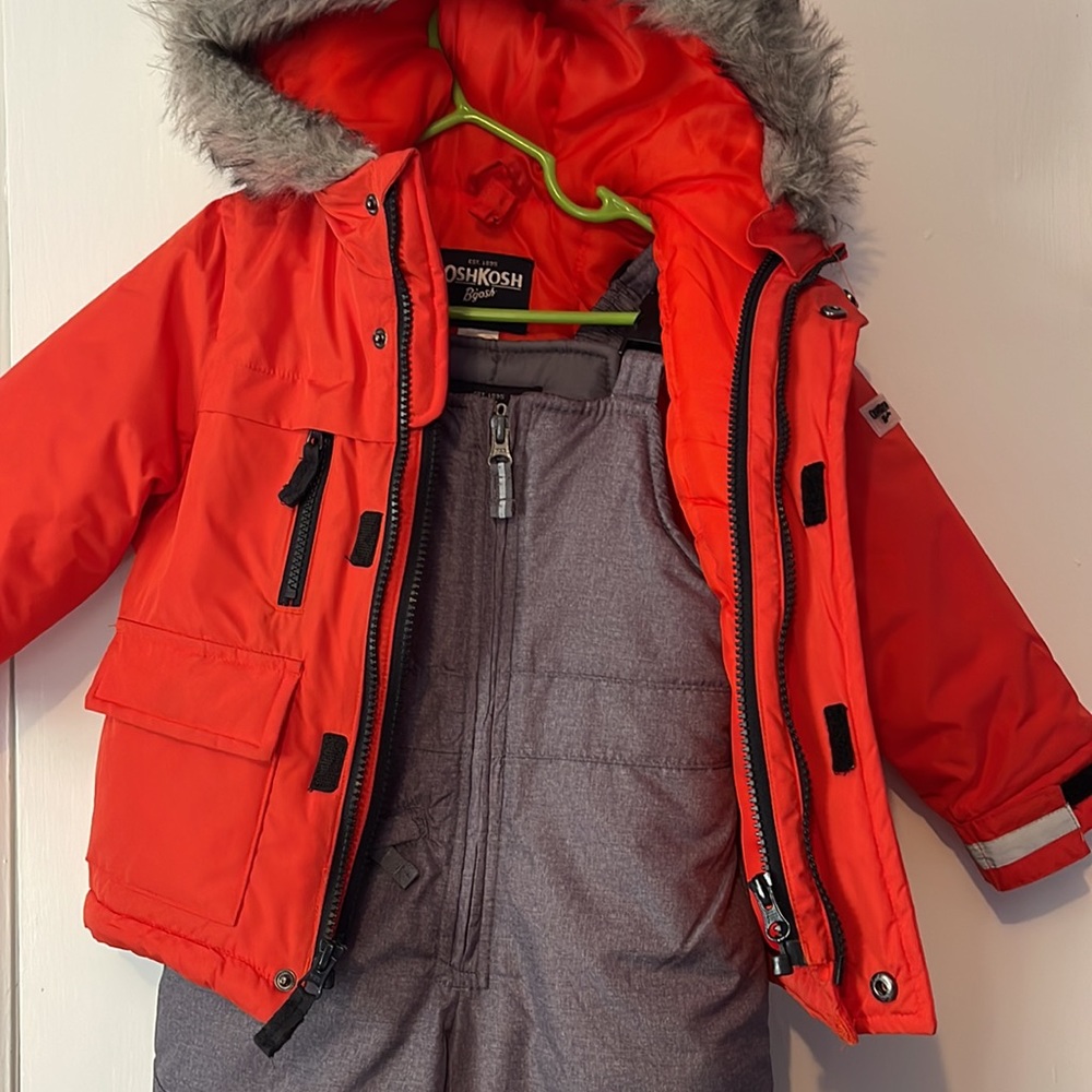 OshKosh B’Gosh winter snowsuit (jacket and bib pants) - Picture 2 of 10